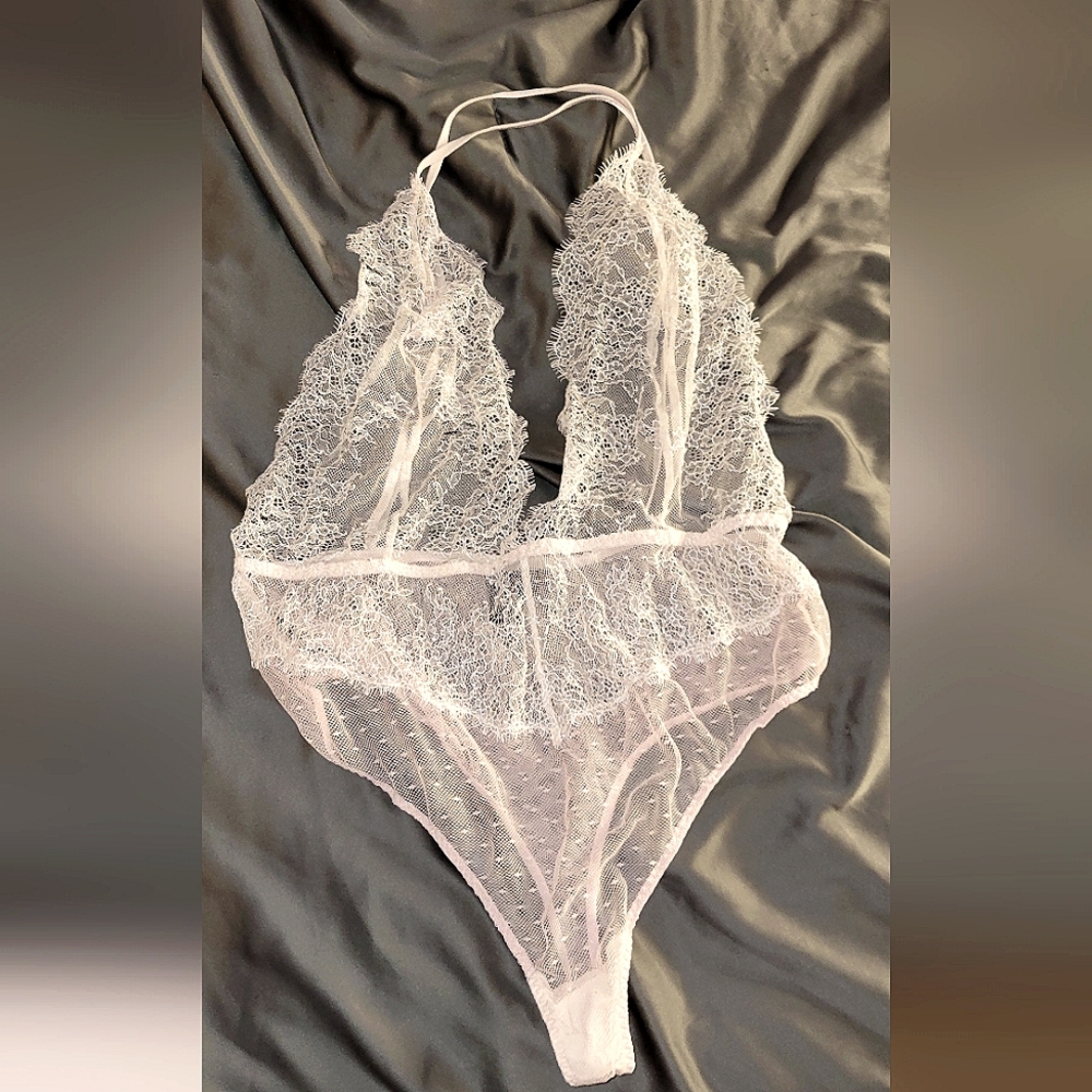 VS Crisscross Back Pink Lace Teddy sz L